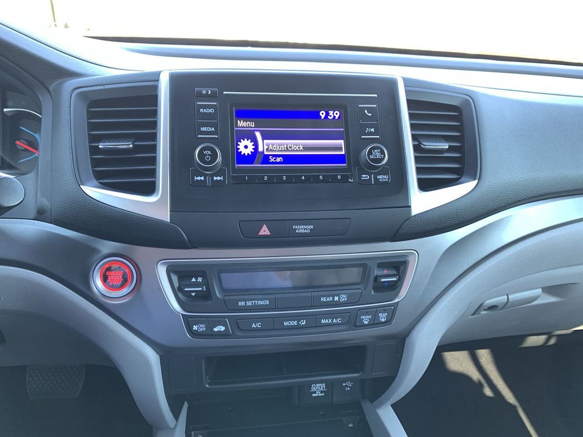 2019 Honda Pilot LX - Photo 21