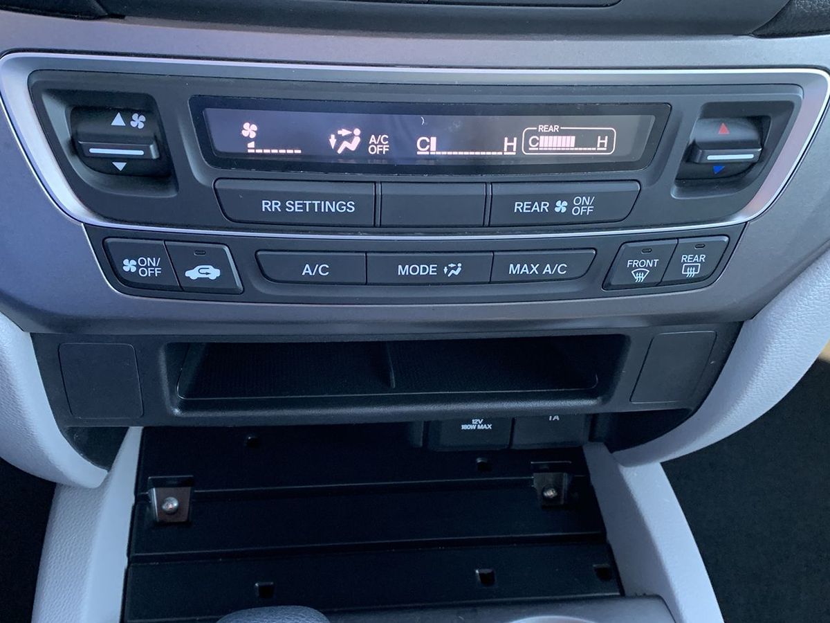 2019 Honda Pilot LX - Photo 23