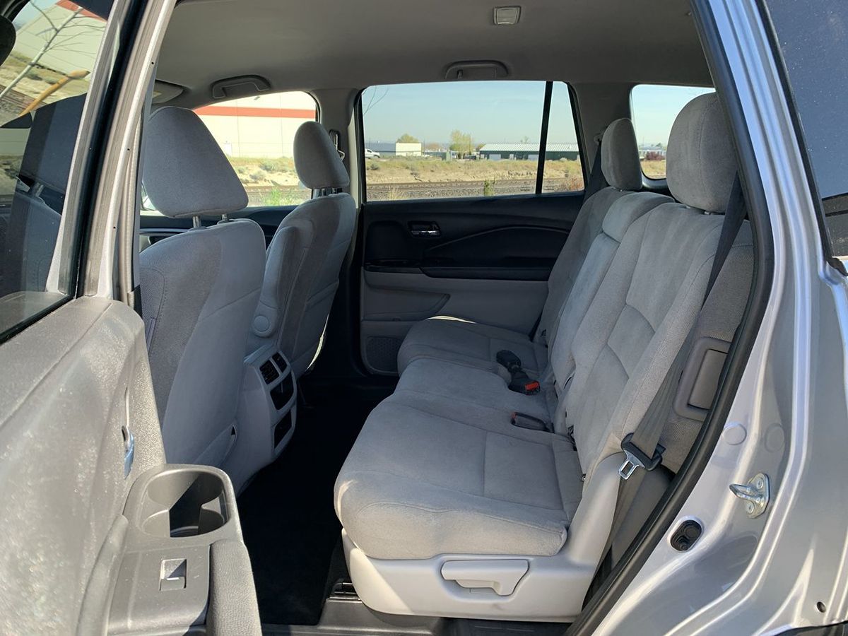 2019 Honda Pilot LX - Photo 25