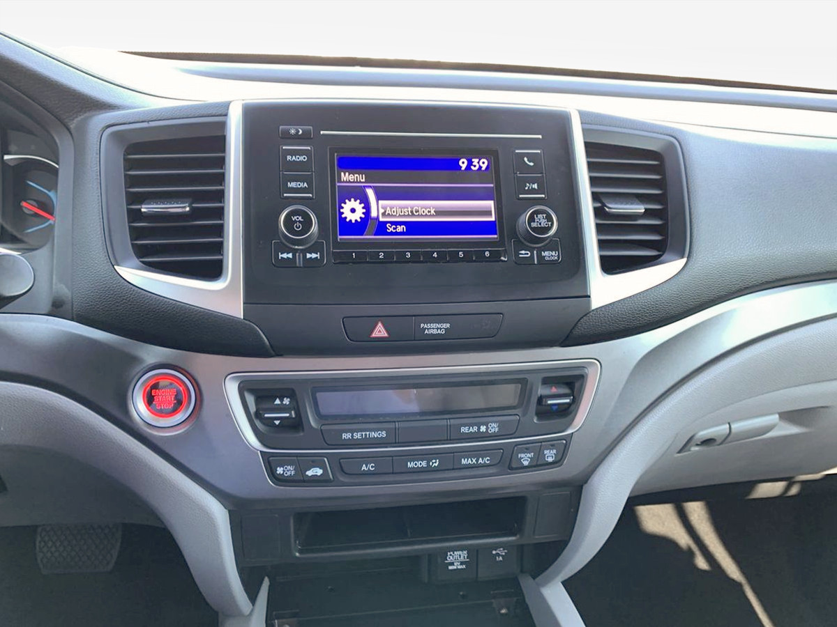 2019 Honda Pilot LX - Photo 21