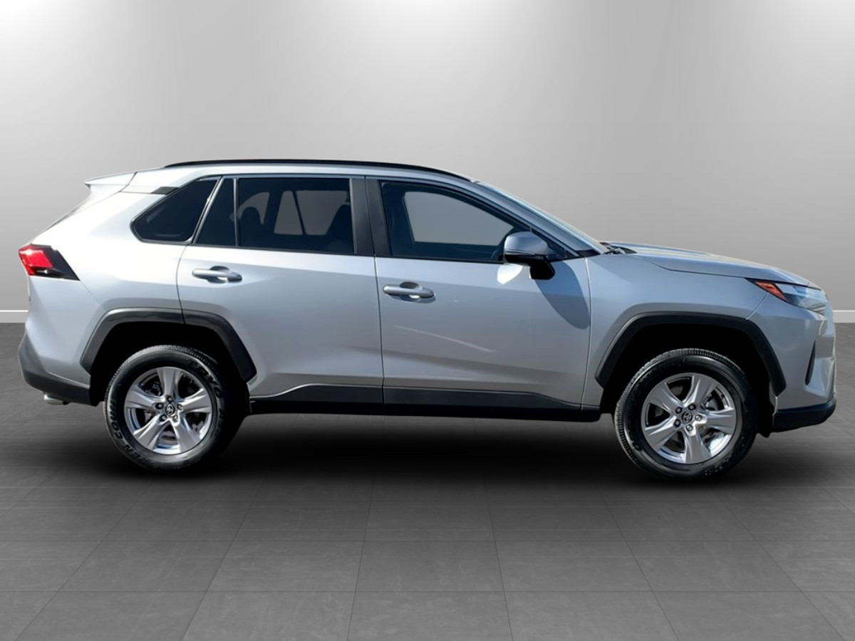 Photo 8 of this Toyota RAV4
