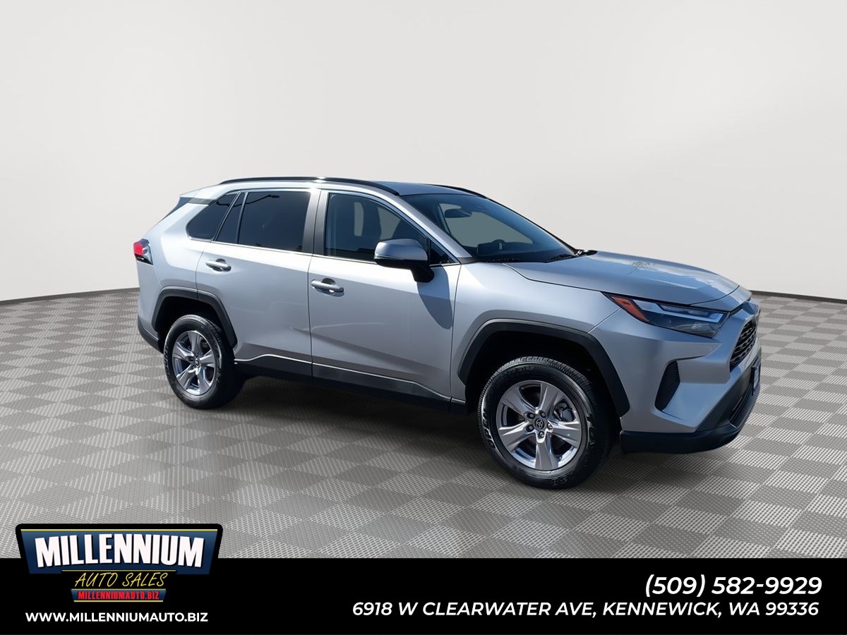 2025 Toyota RAV4 XLE AWD's photo