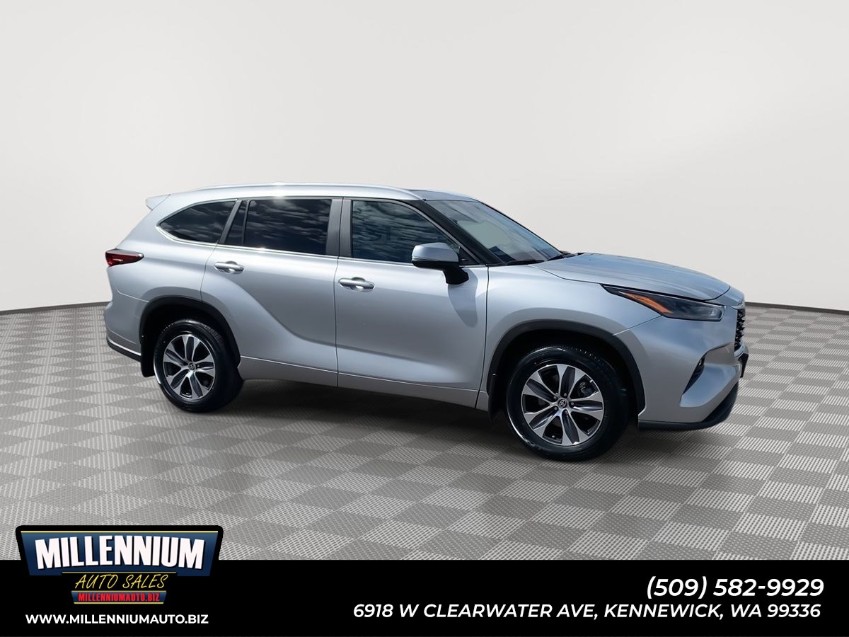 2024 Toyota Highlander XLE AWD's photo