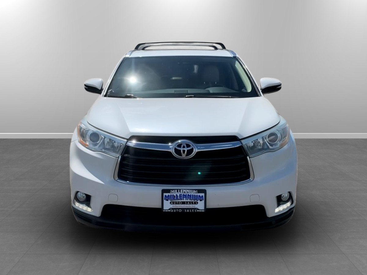 Photo 2 of this Toyota Highlander