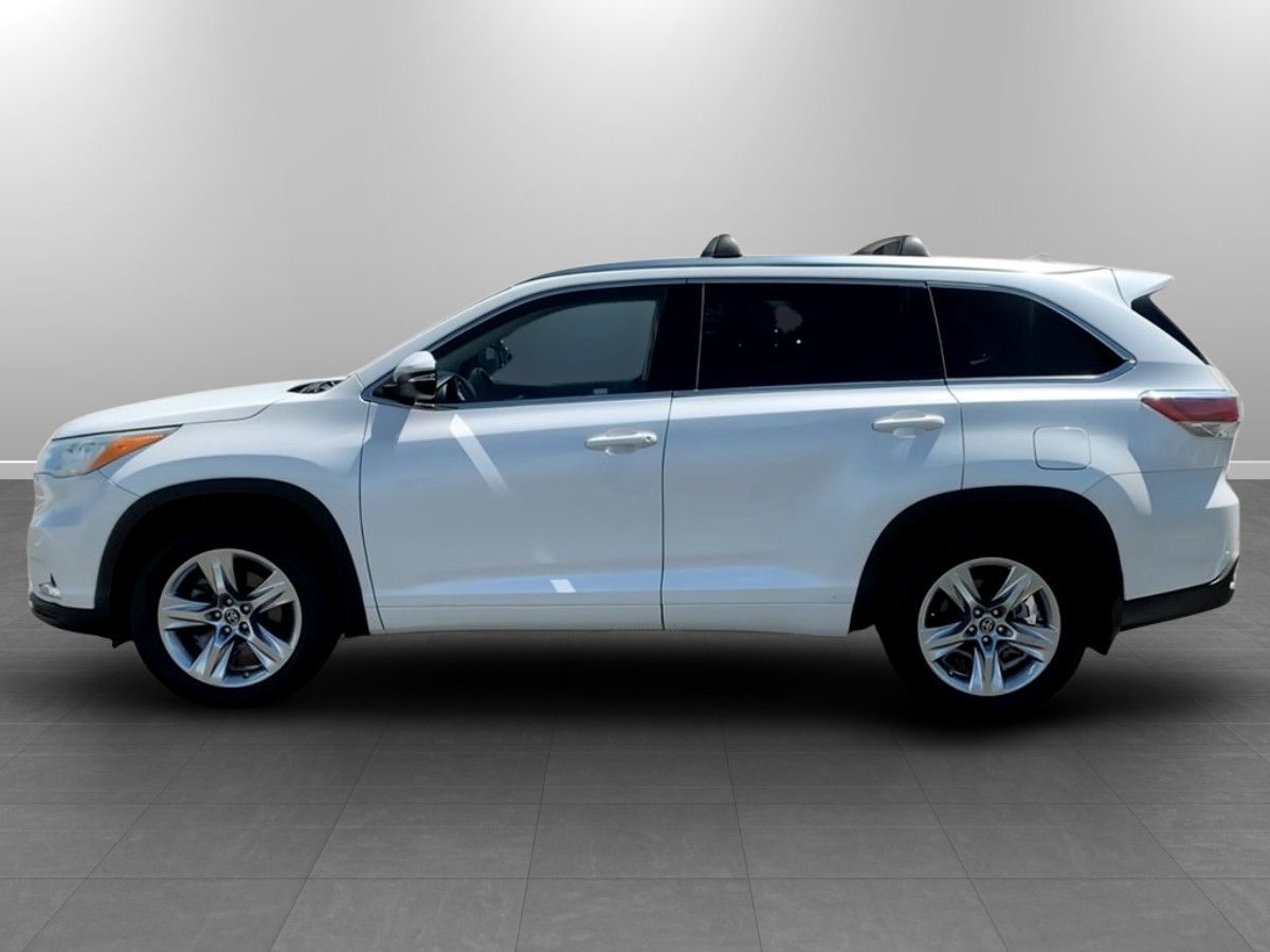 Photo 4 of this Toyota Highlander