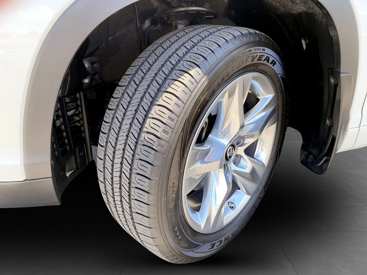 Photo 12 of this Toyota Highlander