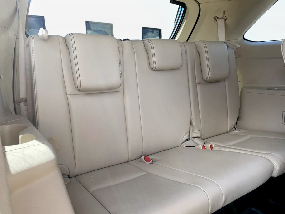 Photo 32 of this Toyota Highlander