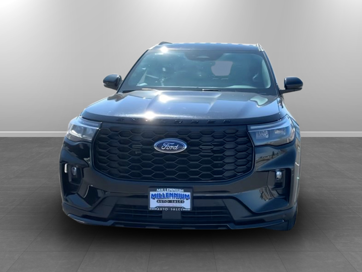 Photo 2 of this Ford Explorer