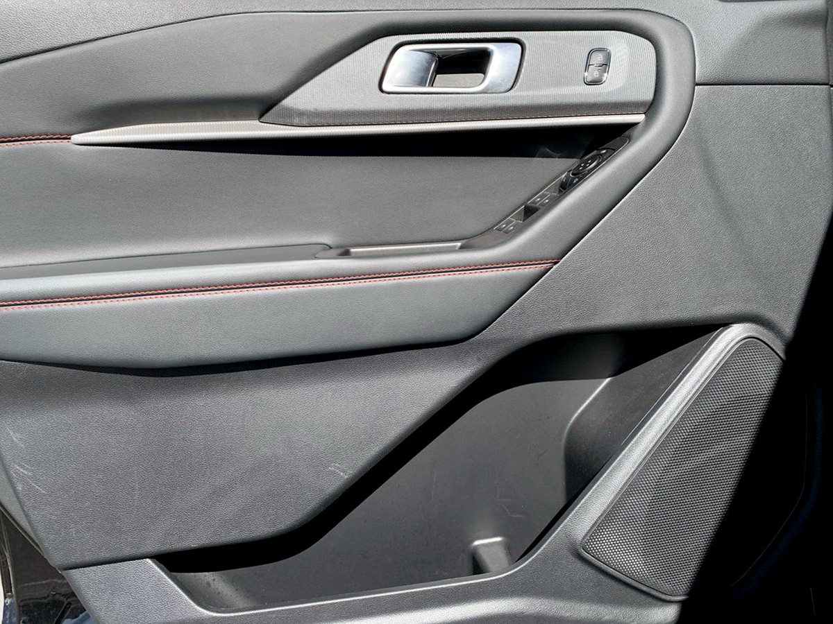 Photo 15 of this Ford Explorer