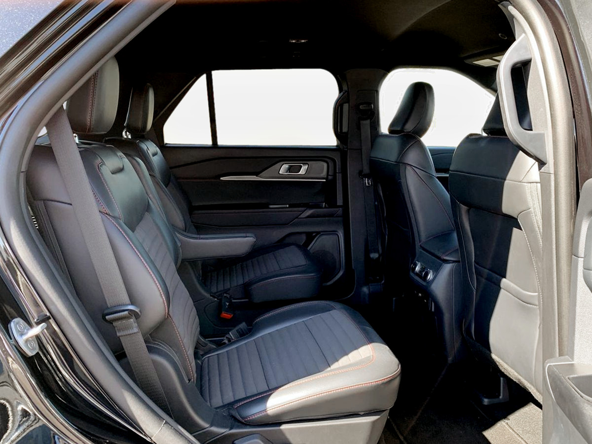 Photo 31 of this Ford Explorer