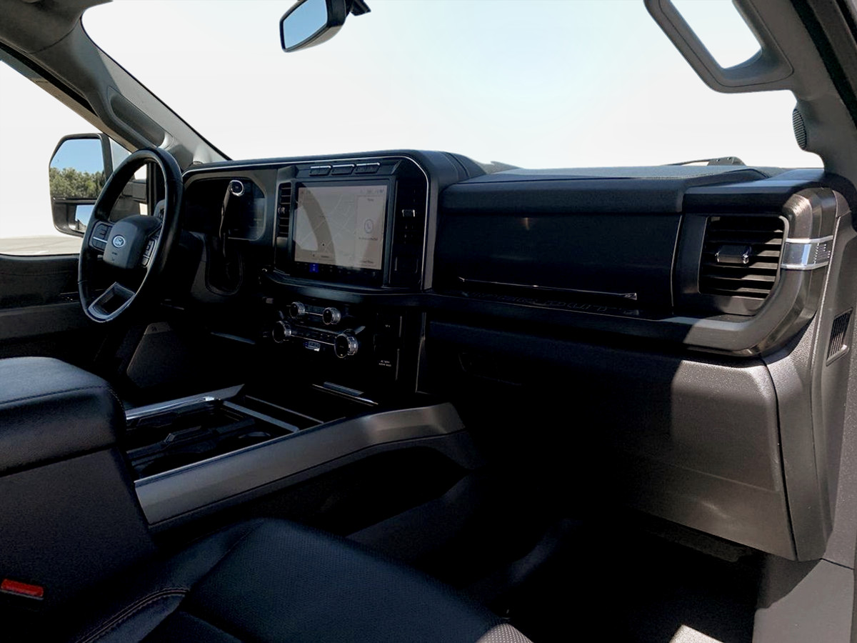 Photo 35 of this Ford Super Duty F-350 SRW