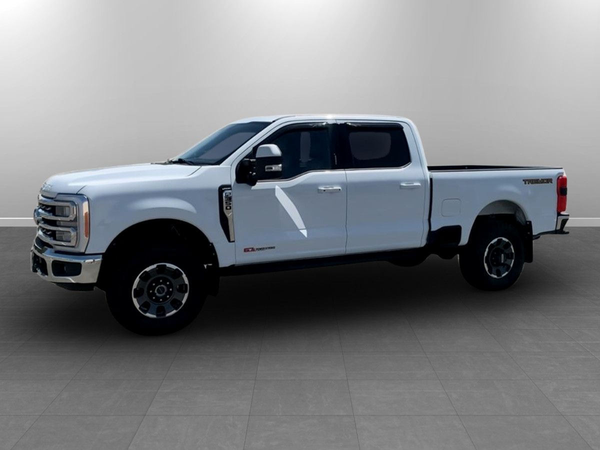 Photo 3 of this Ford Super Duty F-350 SRW