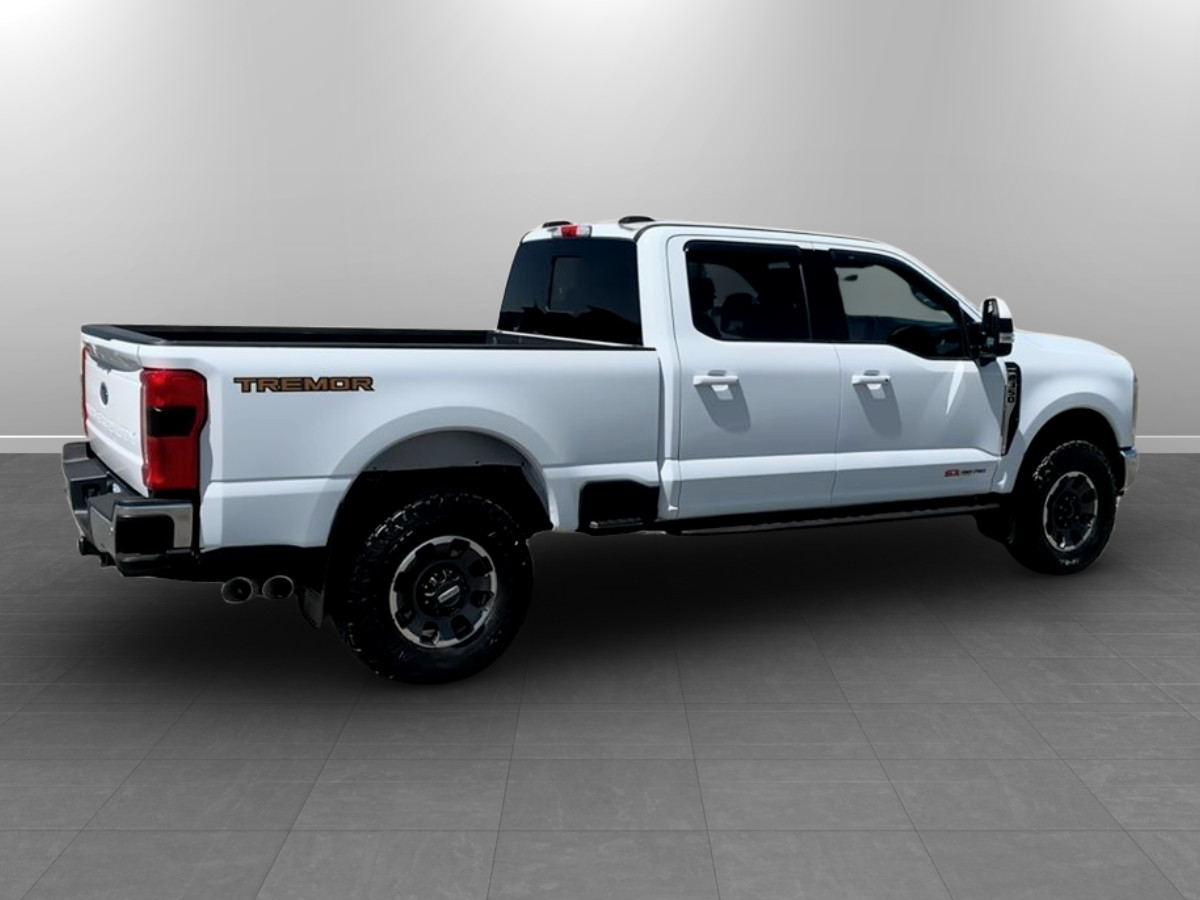 Photo 7 of this Ford Super Duty F-350 SRW