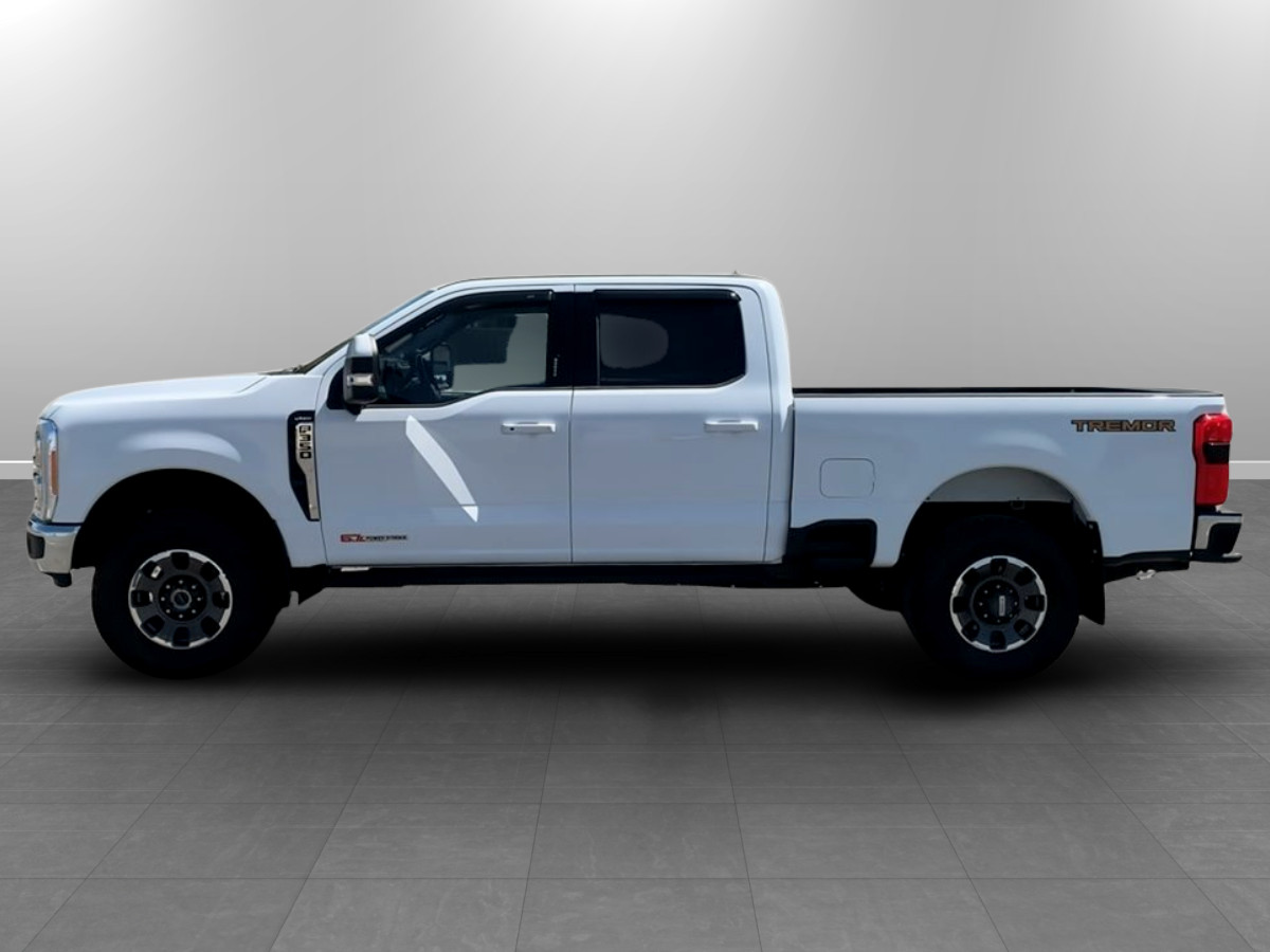 Photo 4 of this Ford Super Duty F-350 SRW