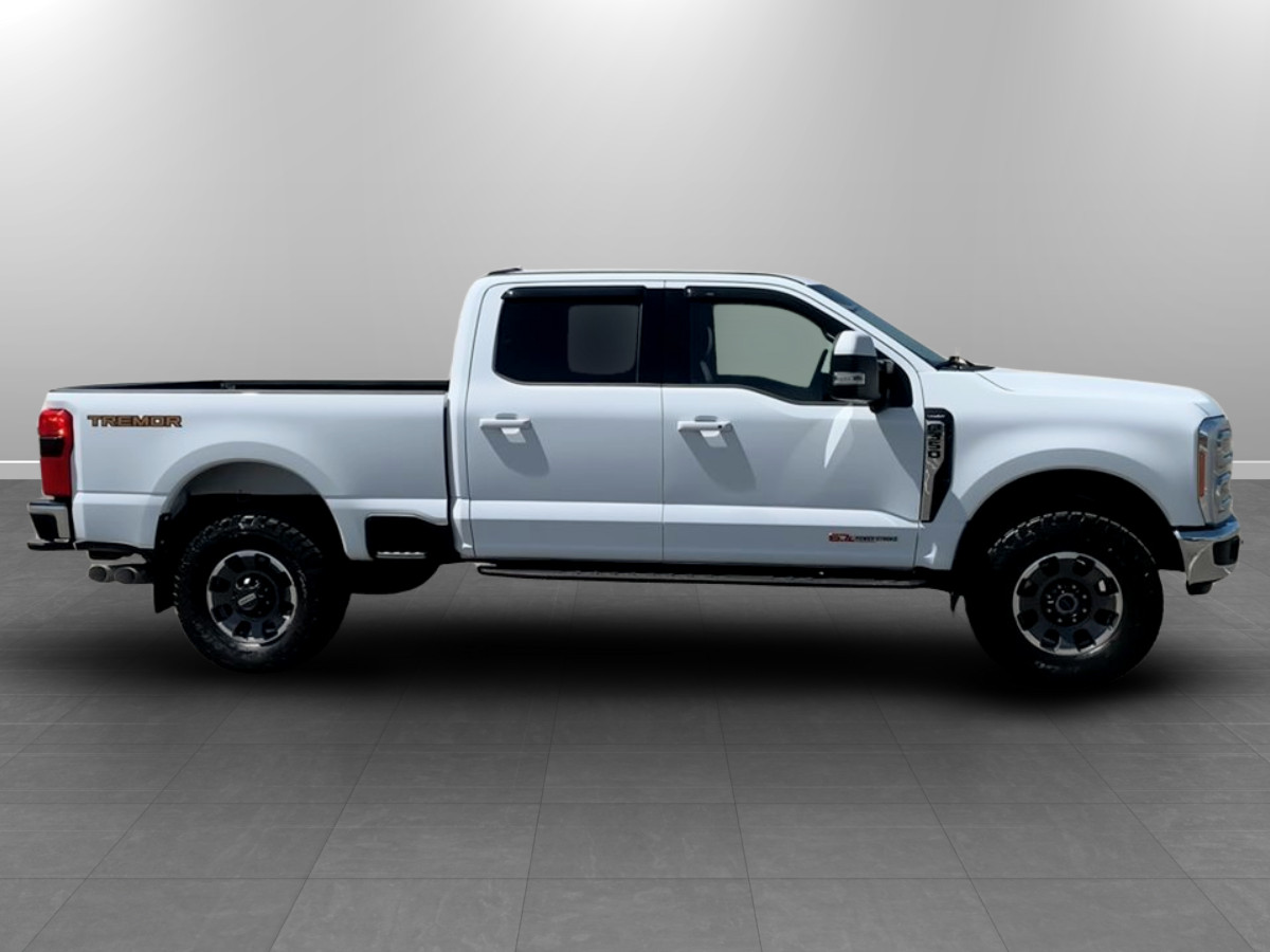 Photo 8 of this Ford Super Duty F-350 SRW