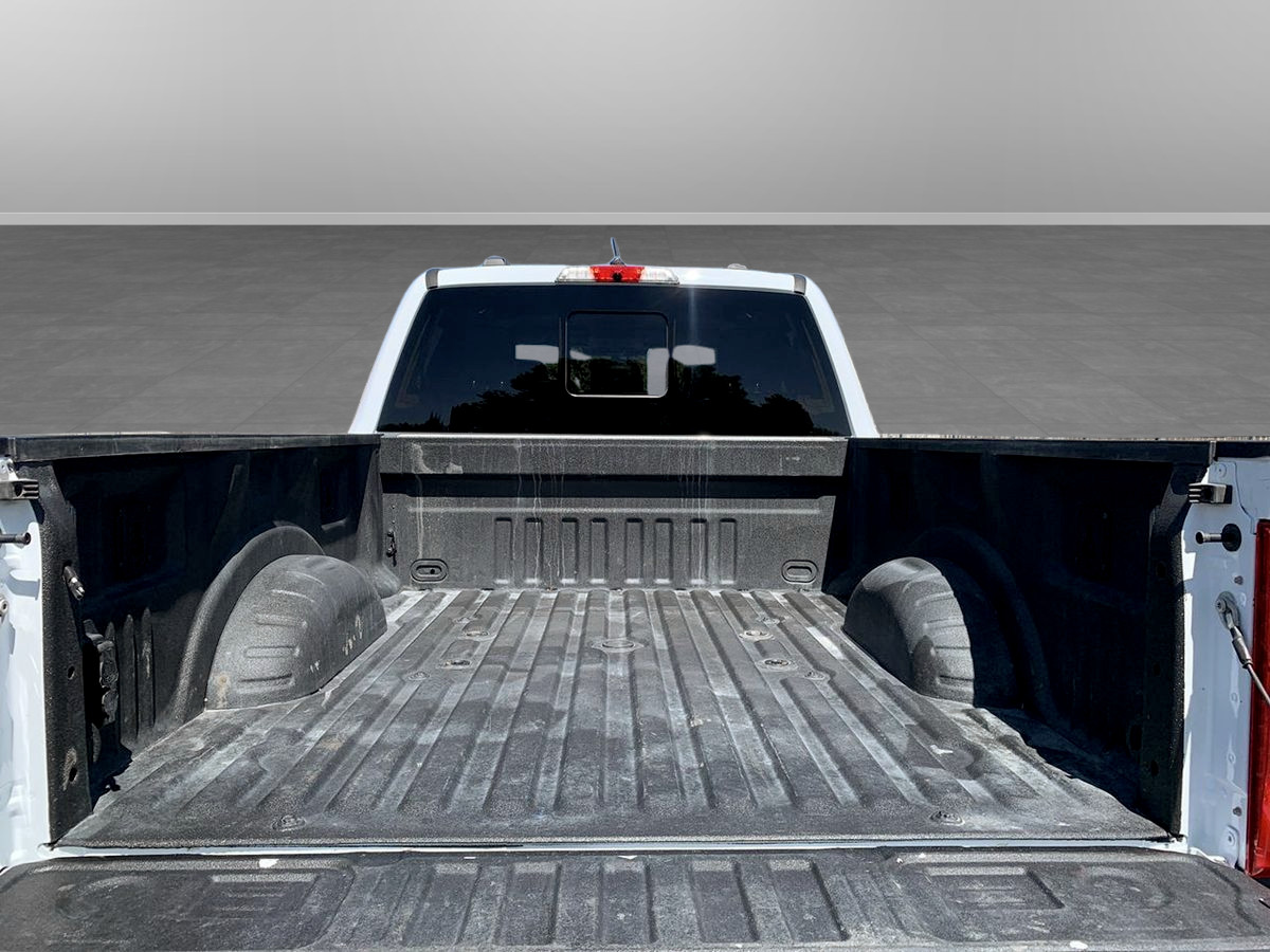 Photo 14 of this Ford Super Duty F-350 SRW