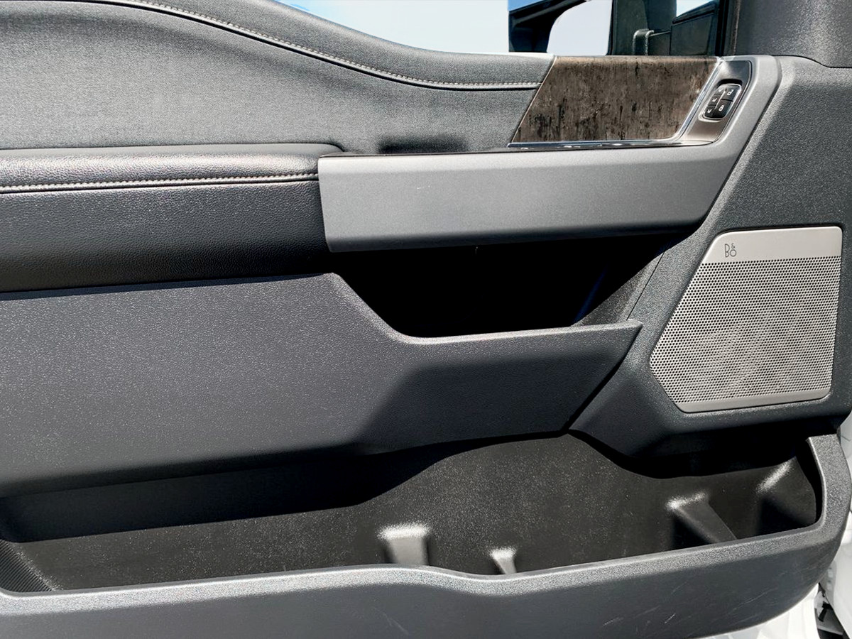 Photo 16 of this Ford Super Duty F-350 SRW