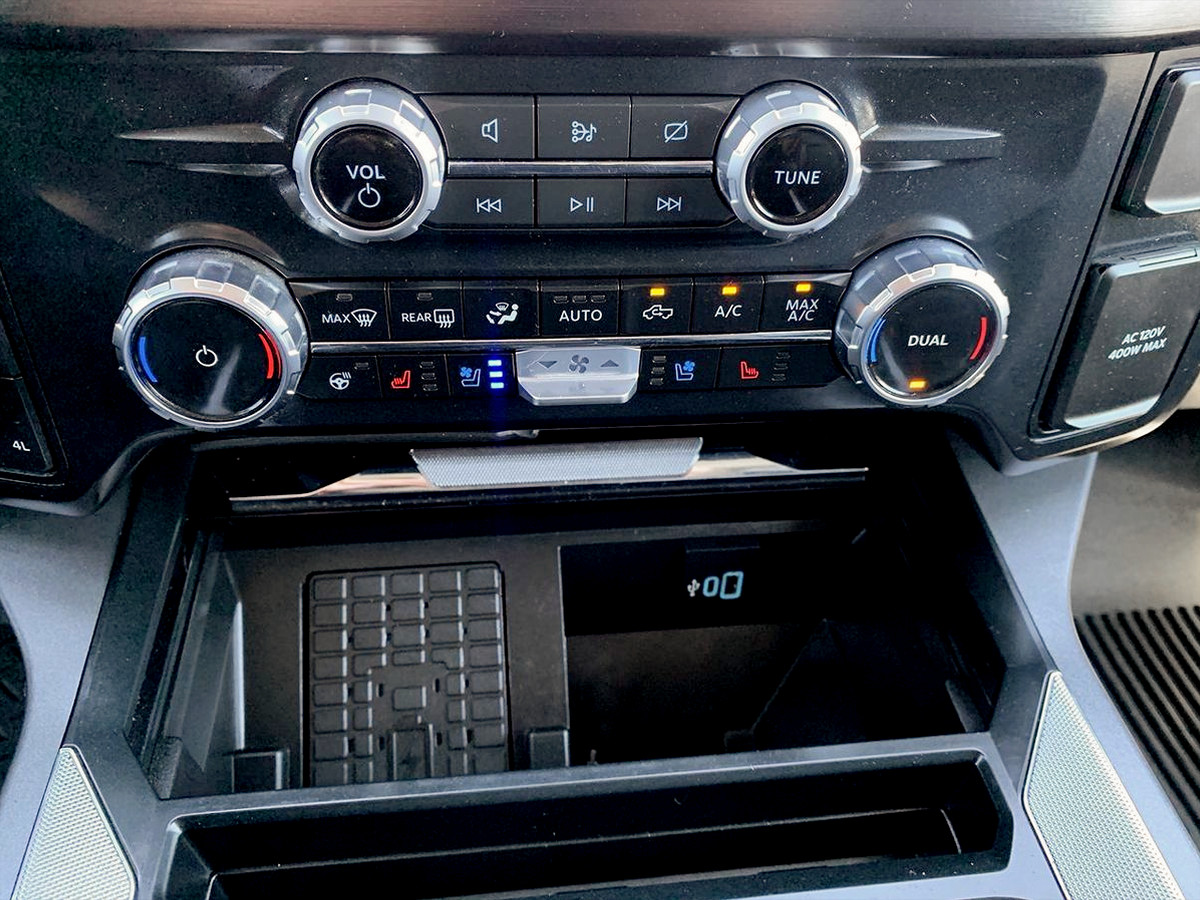 Photo 29 of this Ford Super Duty F-350 SRW