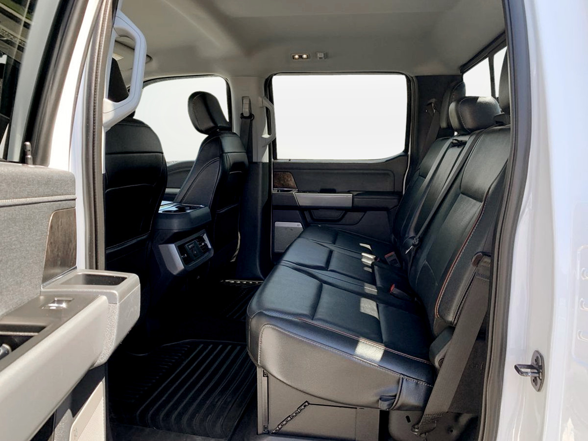 Photo 30 of this Ford Super Duty F-350 SRW