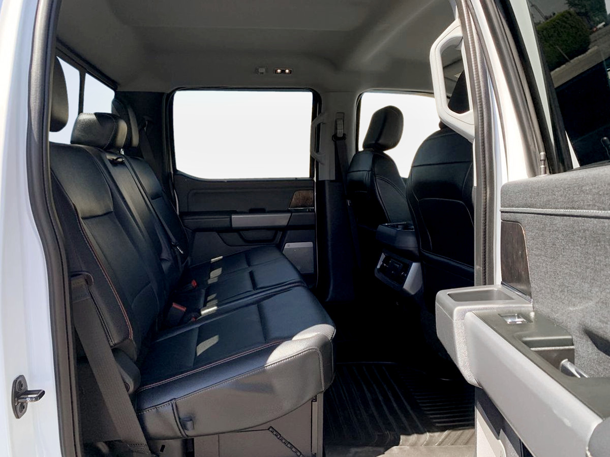 Photo 32 of this Ford Super Duty F-350 SRW