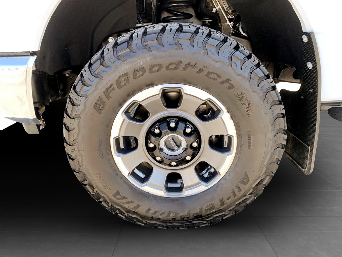 Photo 11 of this Ford Super Duty F-350 SRW