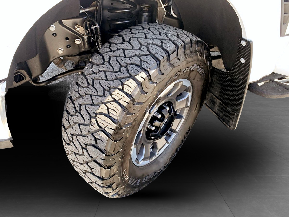 Photo 12 of this Ford Super Duty F-350 SRW