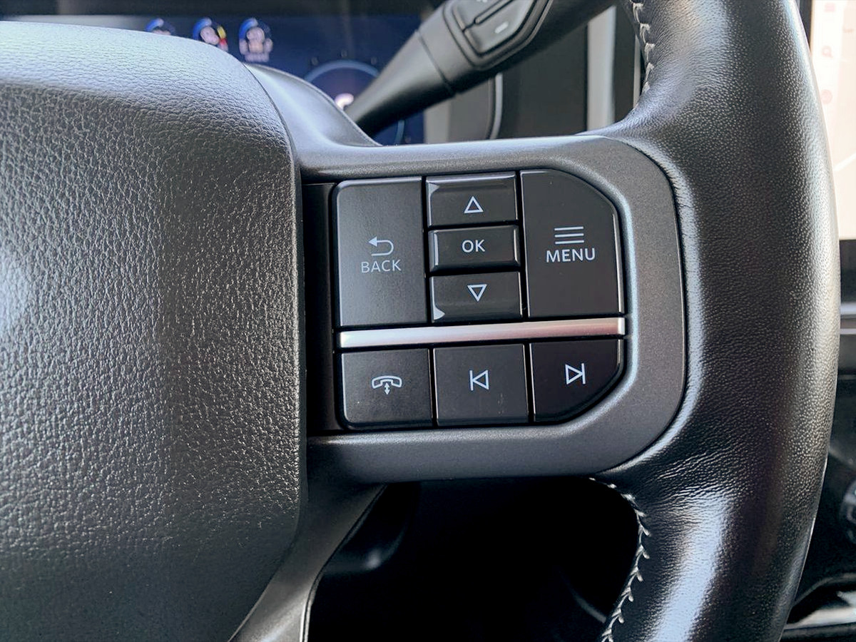 Photo 22 of this Ford Super Duty F-350 SRW