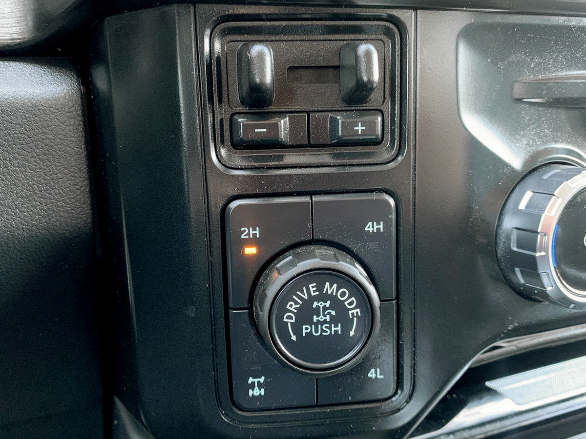 Photo 24 of this Ford Super Duty F-350 SRW