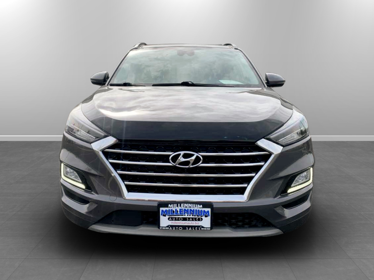 Photo 2 of this Hyundai Tucson