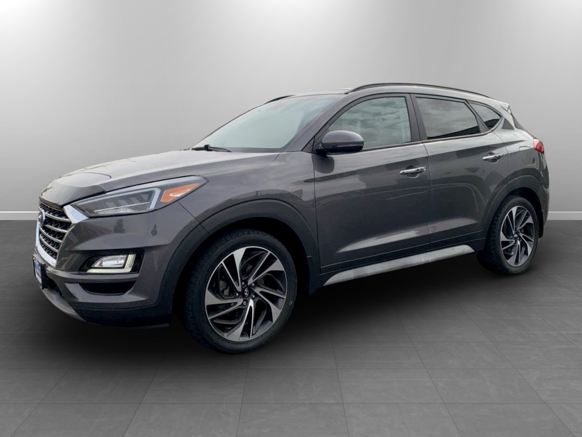 Photo 3 of this Hyundai Tucson