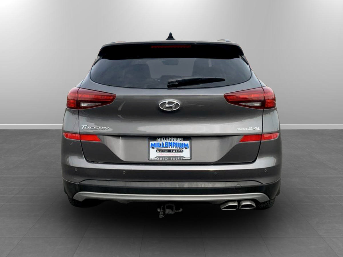 Photo 6 of this Hyundai Tucson
