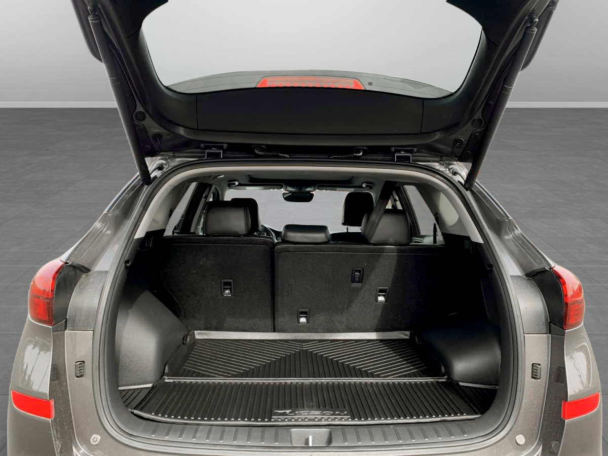 Photo 11 of this Hyundai Tucson