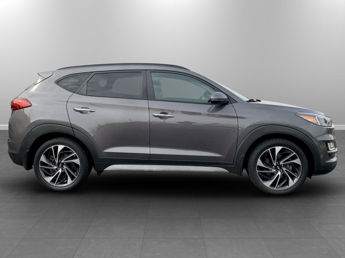 Photo 8 of this Hyundai Tucson
