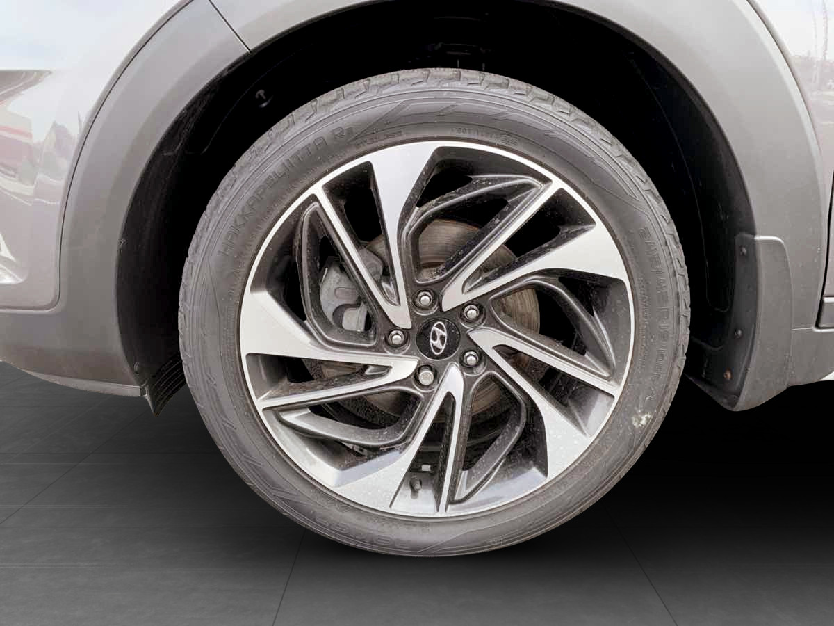 Photo 9 of this Hyundai Tucson