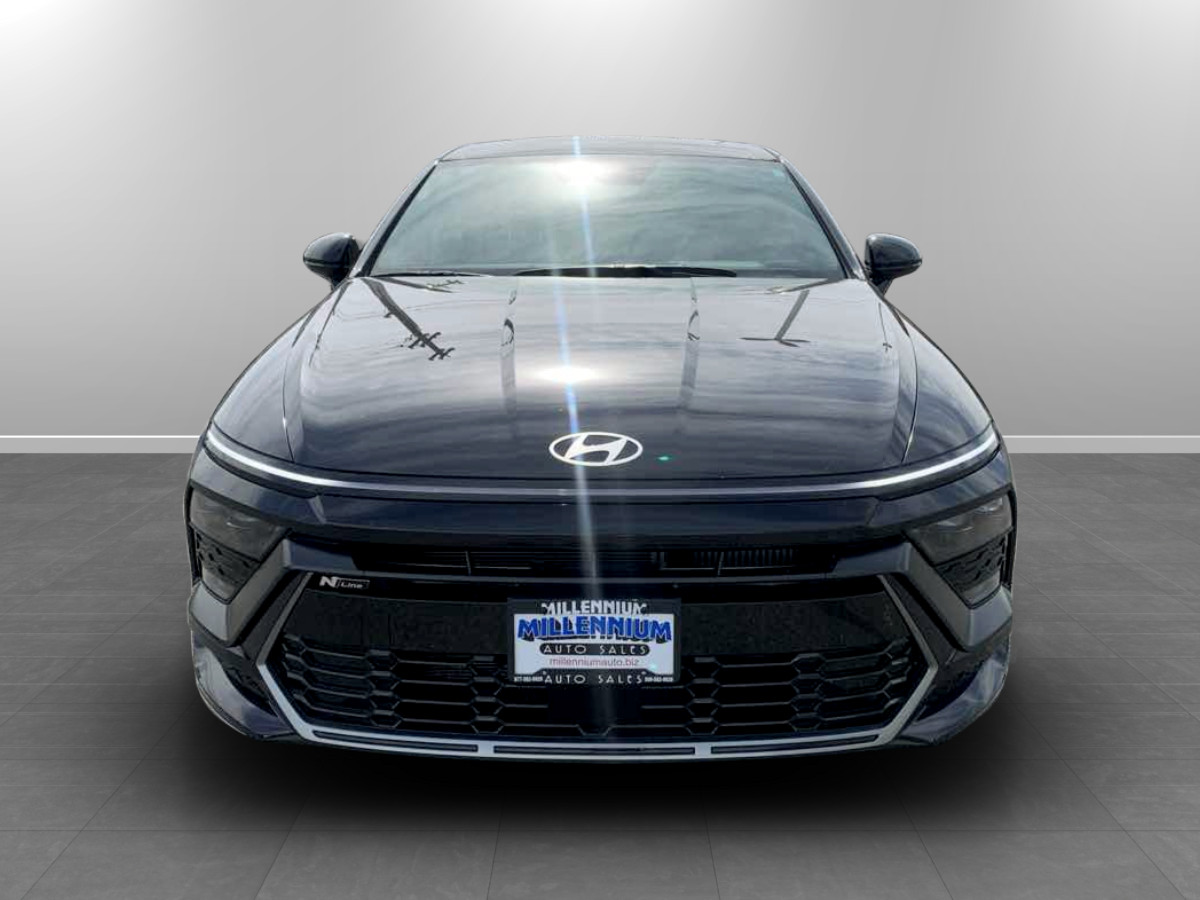 Photo 2 of this Hyundai Sonata