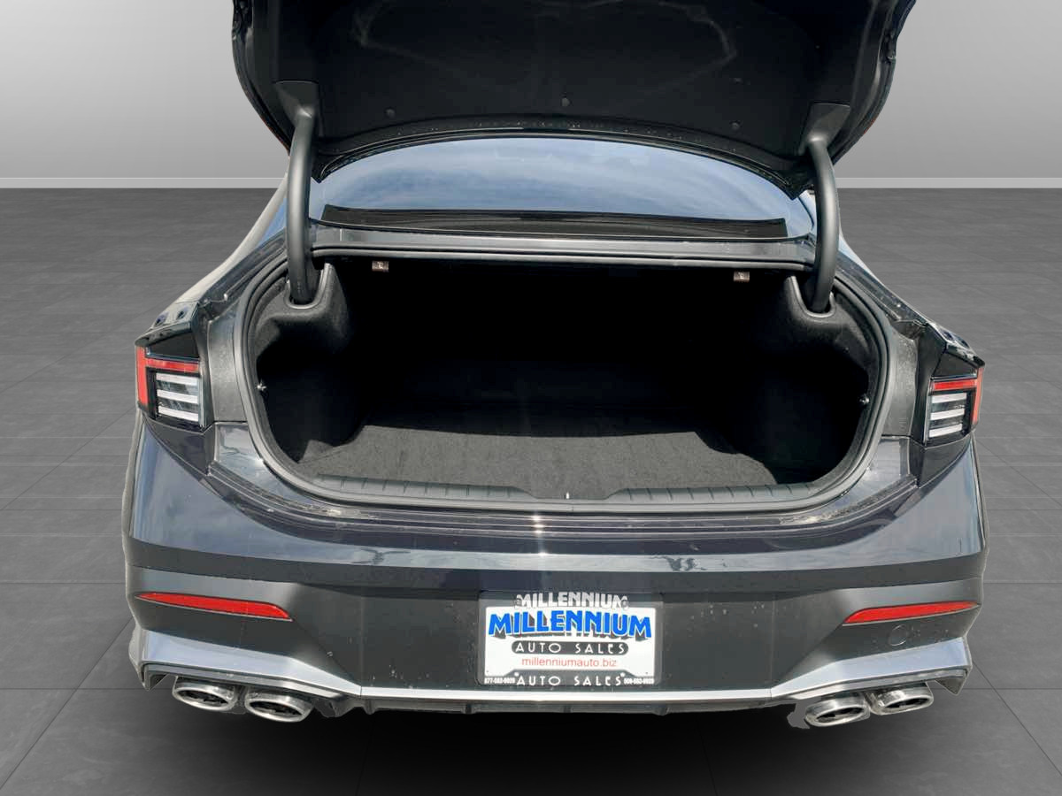 Photo 12 of this Hyundai Sonata