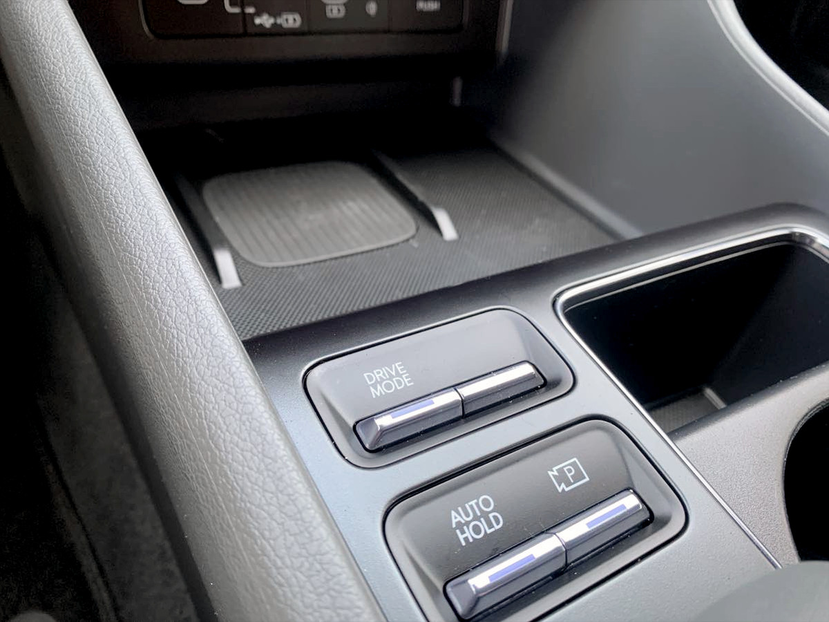 Photo 30 of this Hyundai Sonata
