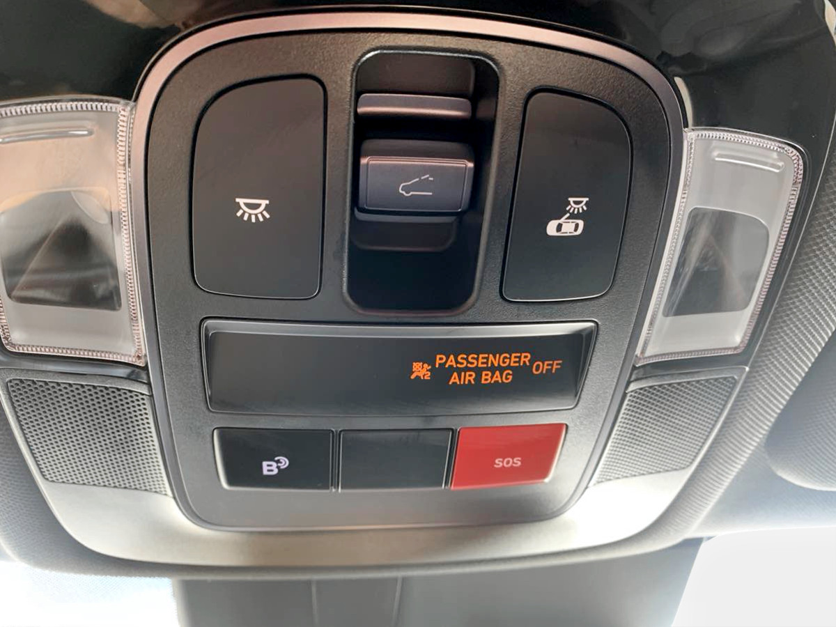 Photo 31 of this Hyundai Sonata