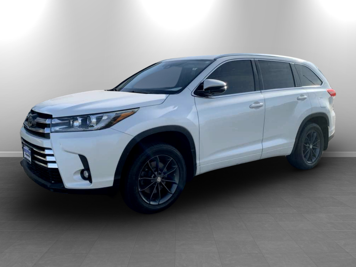 Photo 3 of this Toyota Highlander
