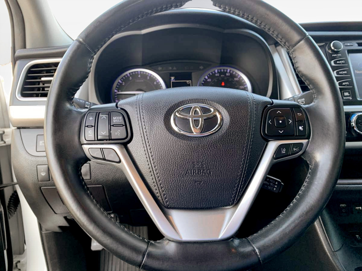 Photo 24 of this Toyota Highlander