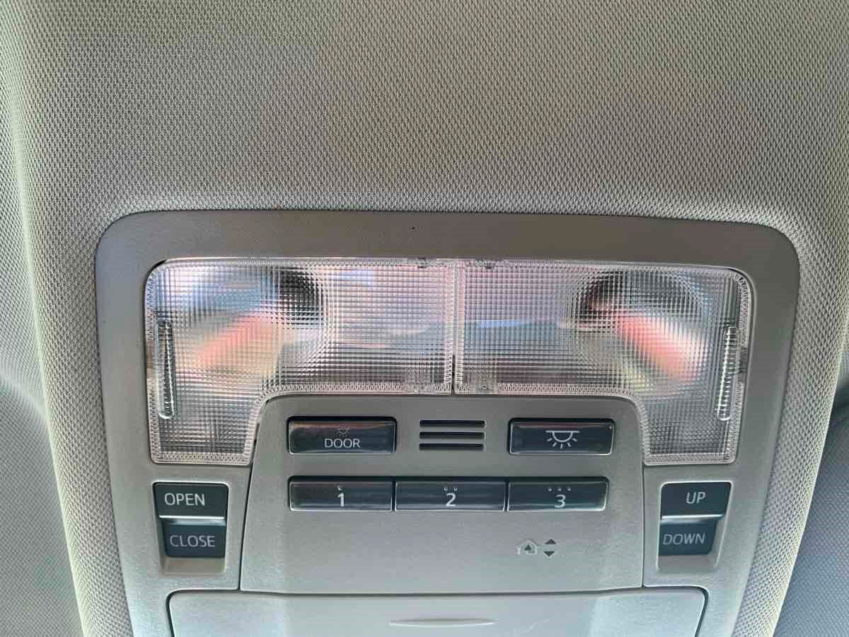 Photo 35 of this Toyota Highlander
