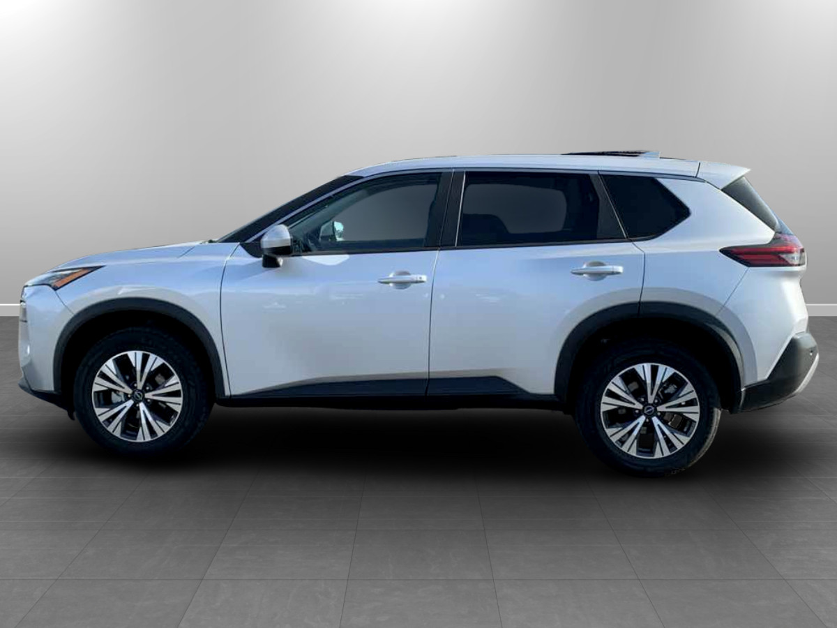 Photo 4 of this Nissan Rogue