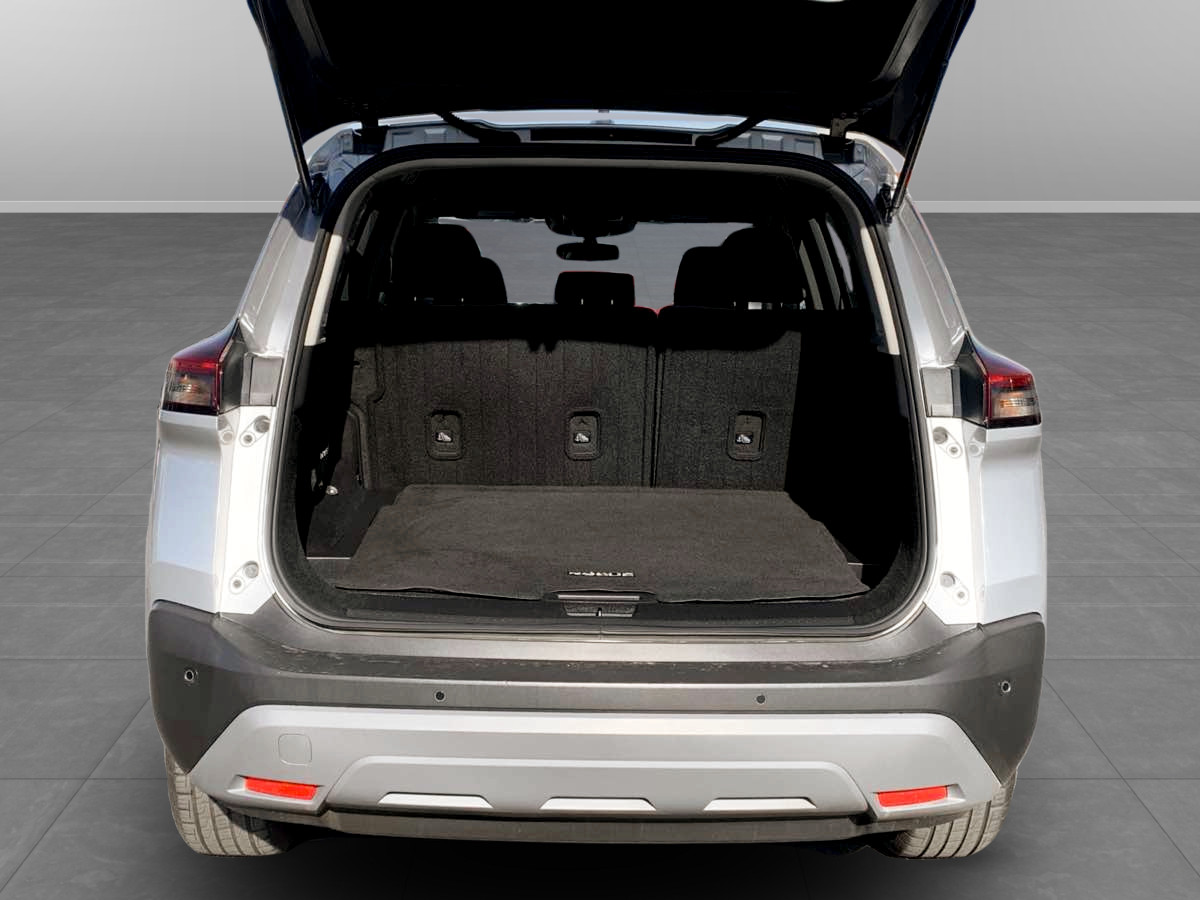 Photo 12 of this Nissan Rogue