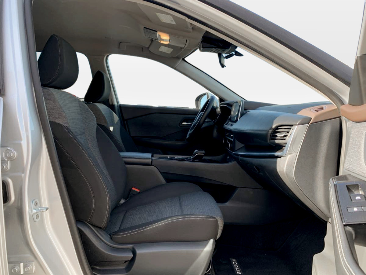 Photo 19 of this Nissan Rogue