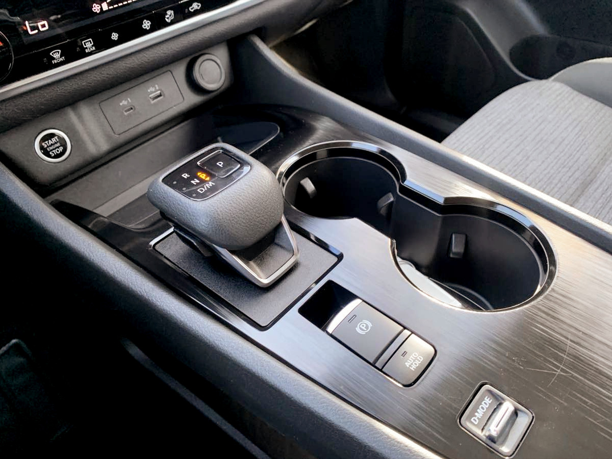 Photo 29 of this Nissan Rogue