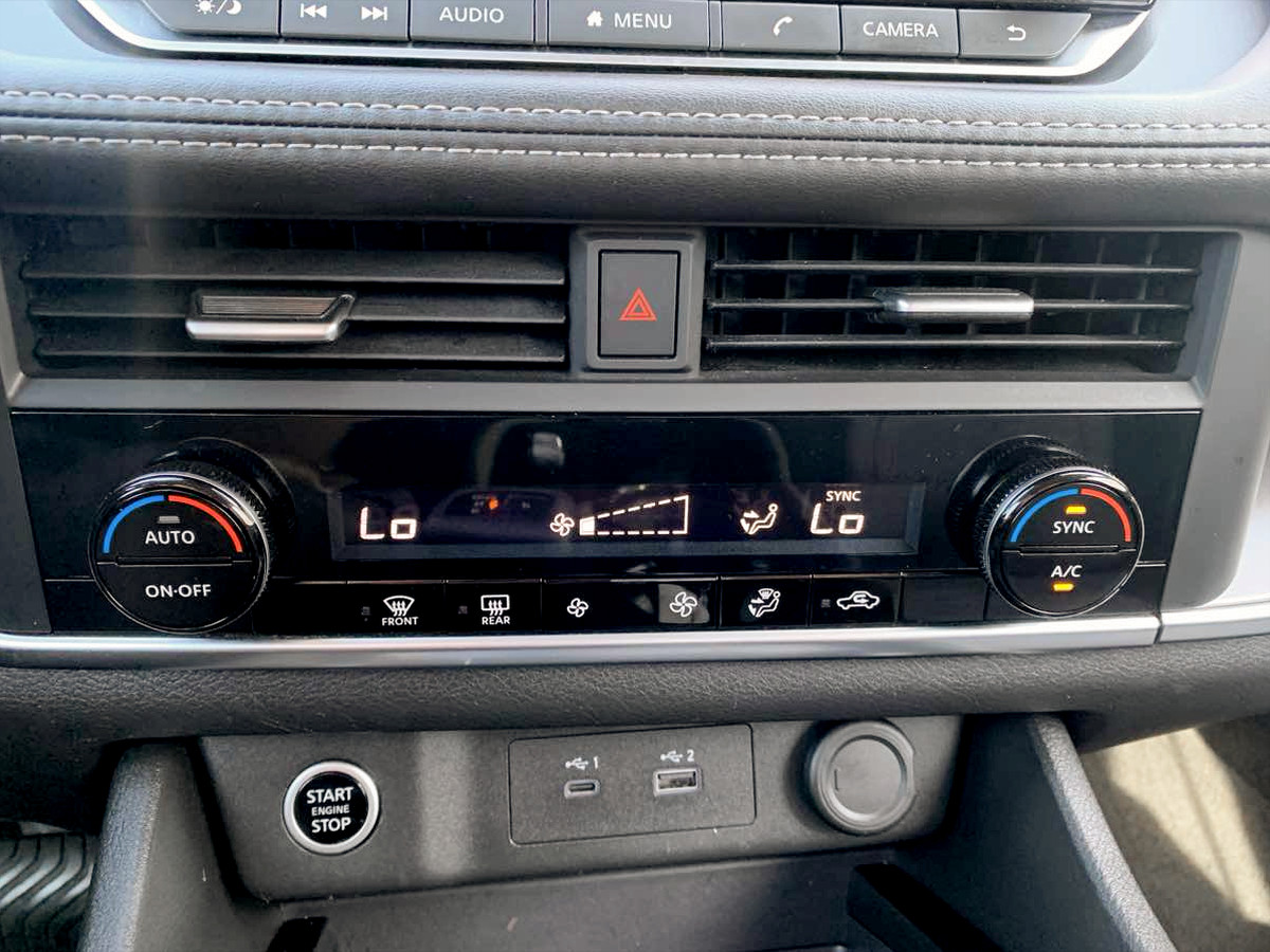 Photo 28 of this Nissan Rogue