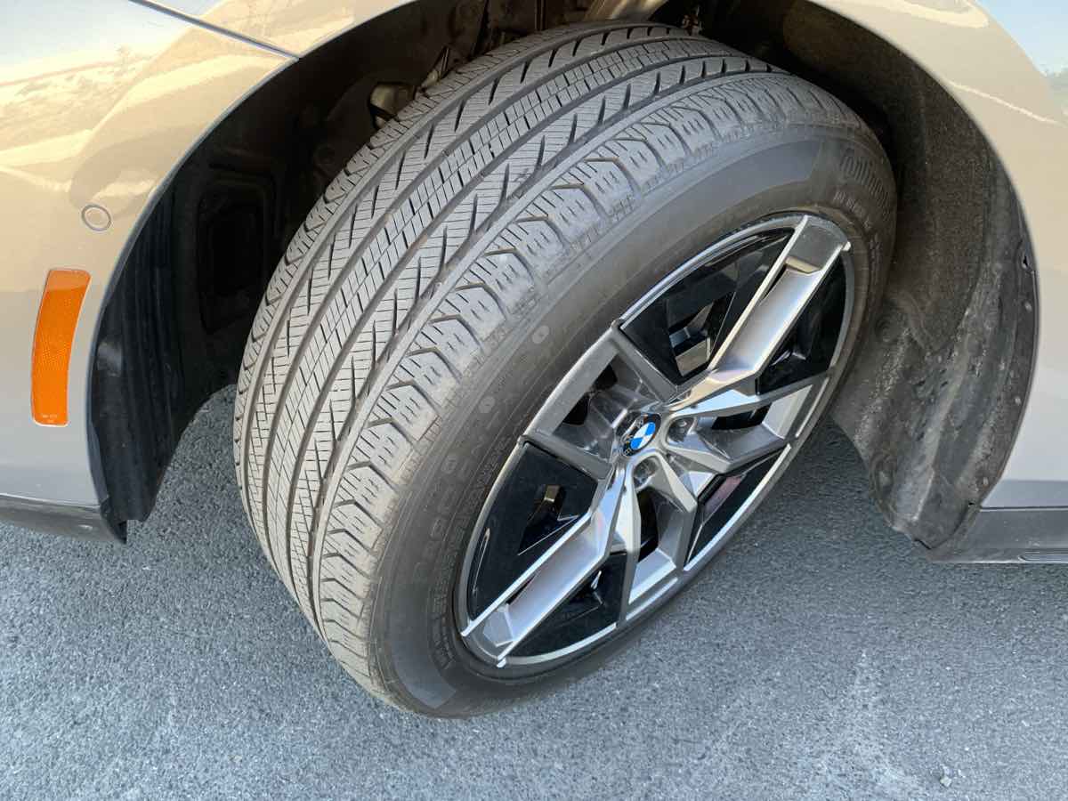 Photo 11 of this BMW 5 Series
