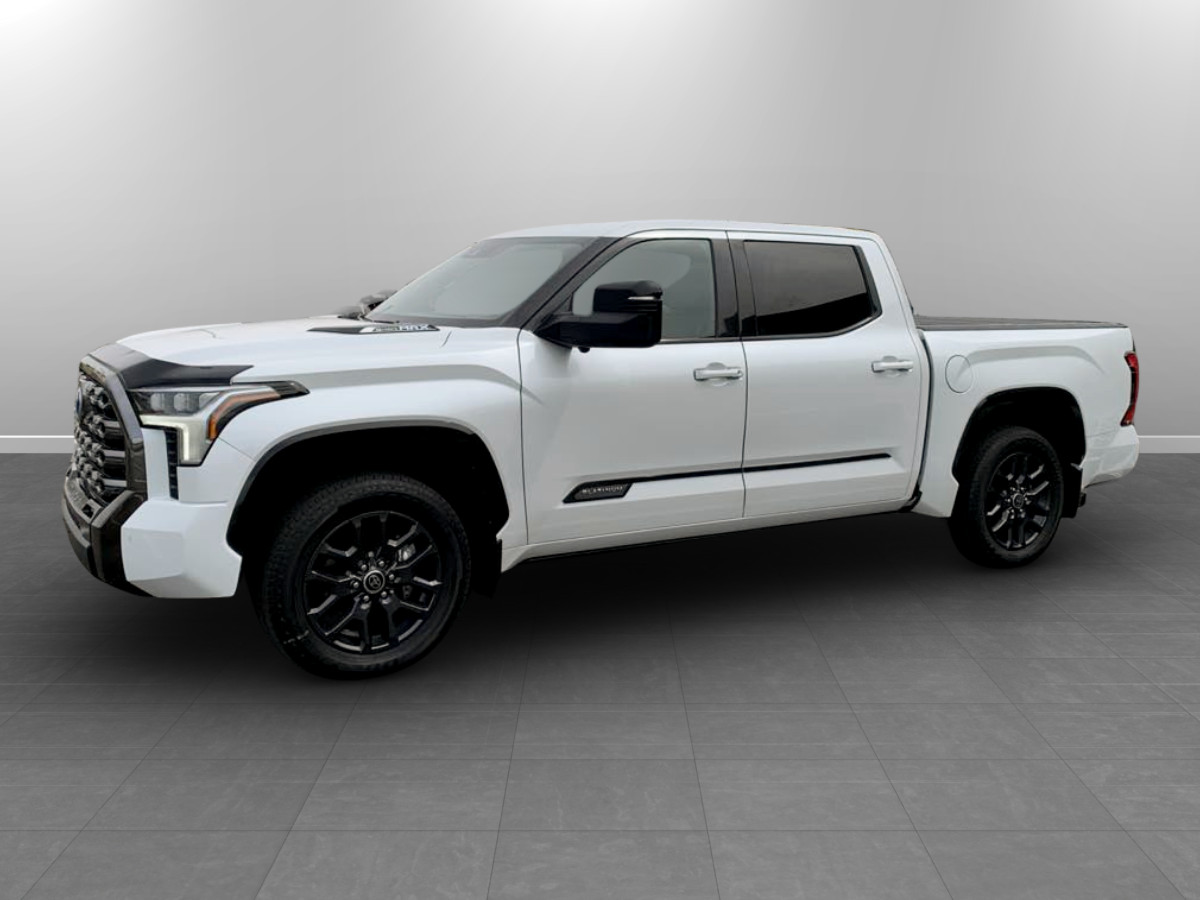 Photo 3 of this Toyota Tundra 4WD