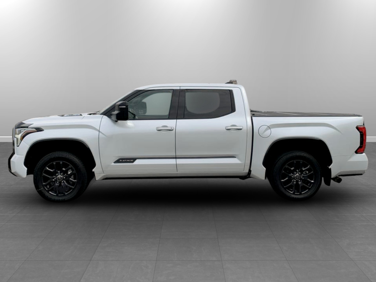 Photo 4 of this Toyota Tundra 4WD