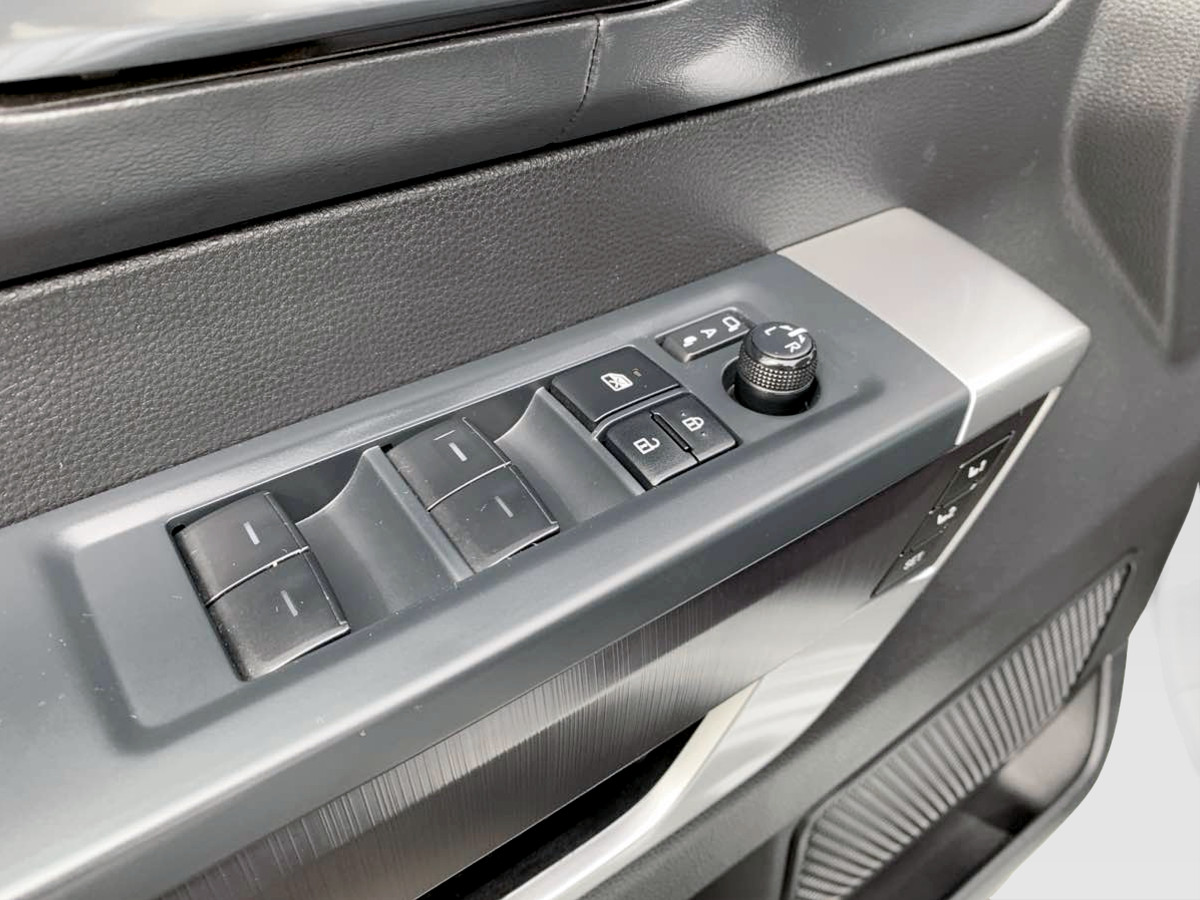 Photo 15 of this Toyota Tundra 4WD
